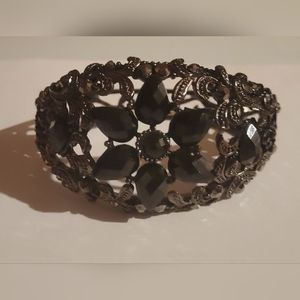 Yuhong Vintage  Black Glass Marcasite Hinged Bracelet
